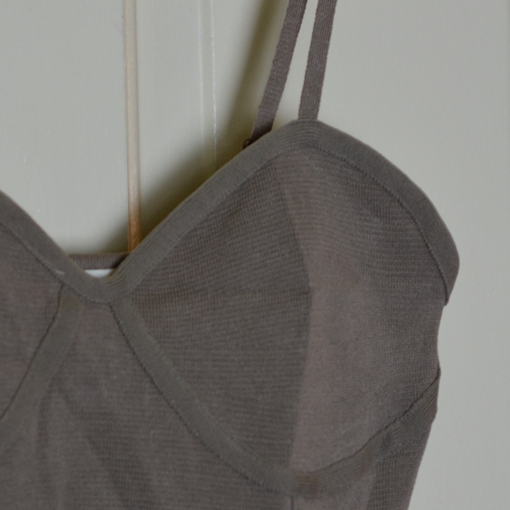 Basic Tank Top - Picture 2 of 8
